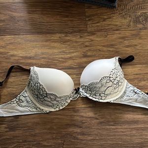 Victoria secret extreme push up bra